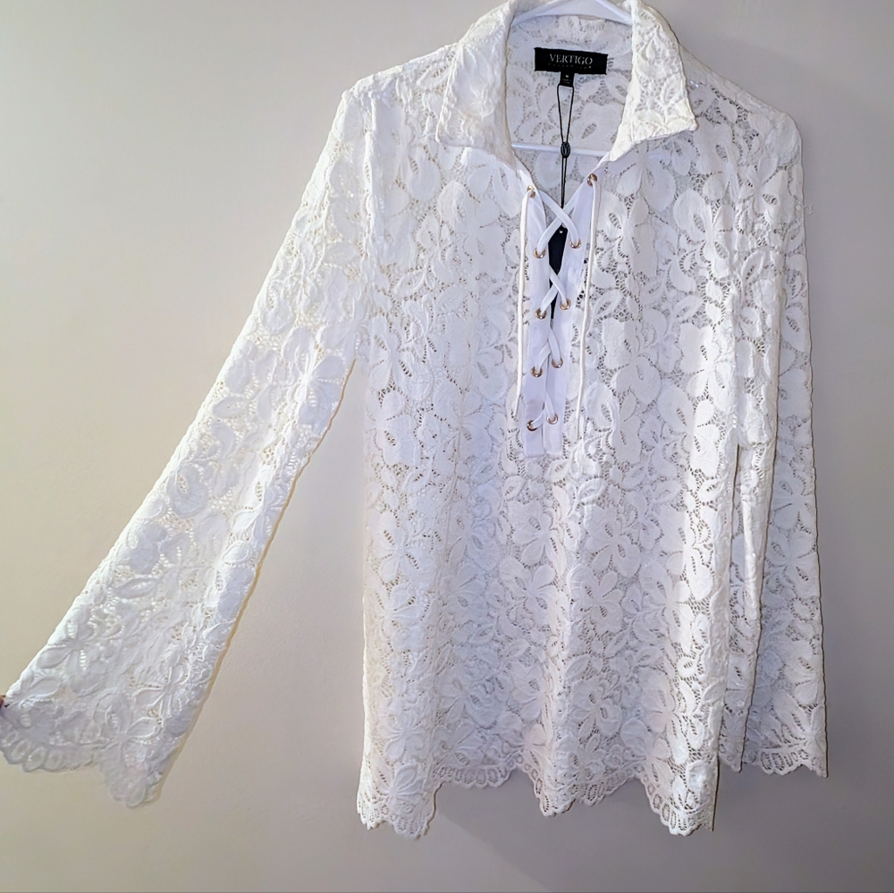 NWT Vertigo Collection Lace Shirt Front Lace Up Detail with Collar Size Medium